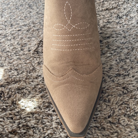 Chicbyallyb - Oasis Society Western Booties - Picture 6 of 6